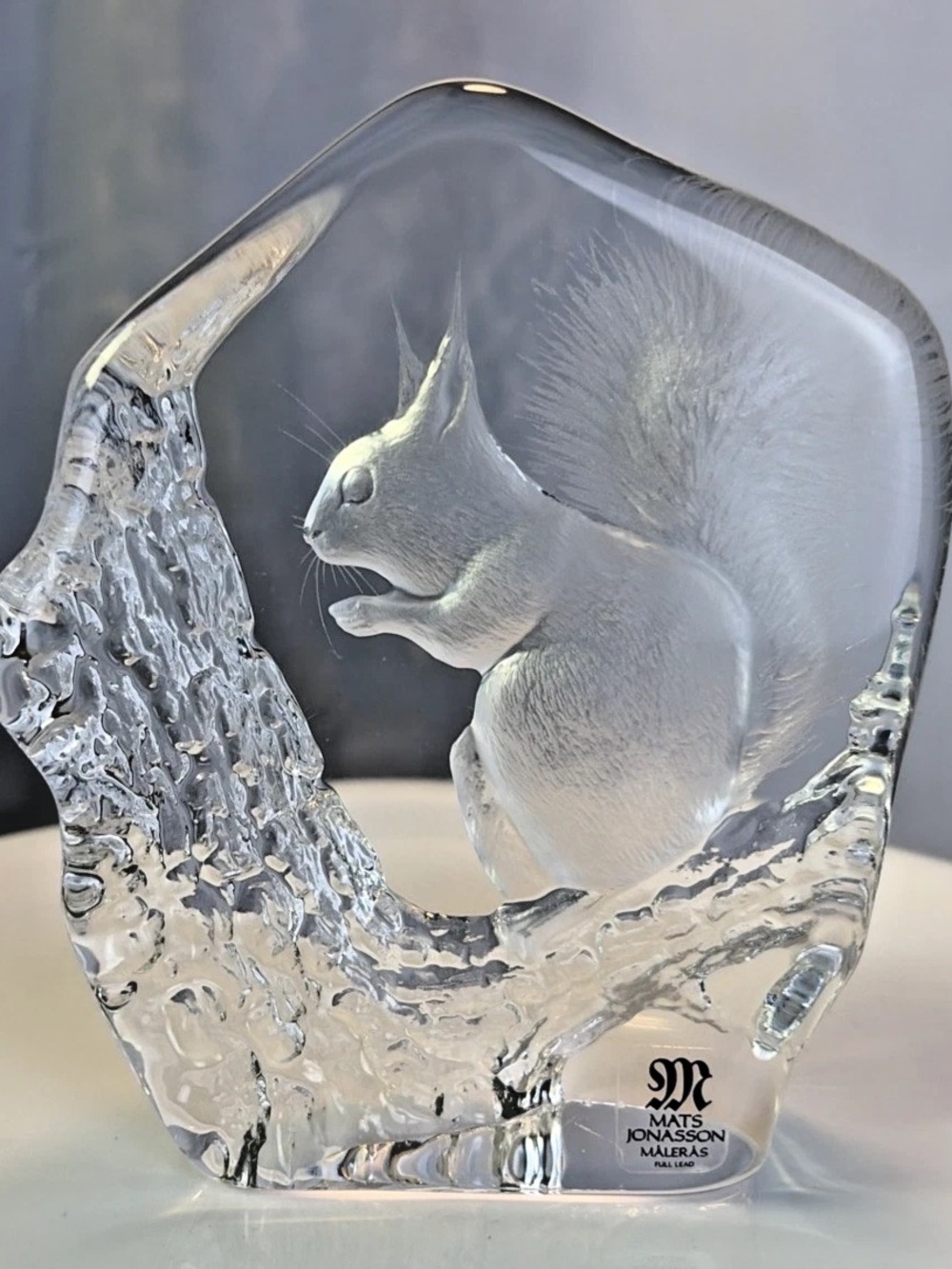 Mats Jonasson Lead Crystal Engraved Red Squirrel 3280 Paperweight Signed Sweden
